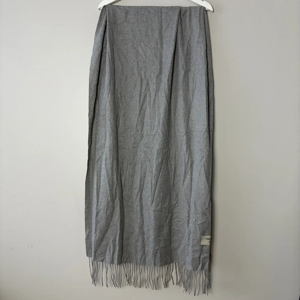 Halara Gray Soft Fringe‎ Scarf